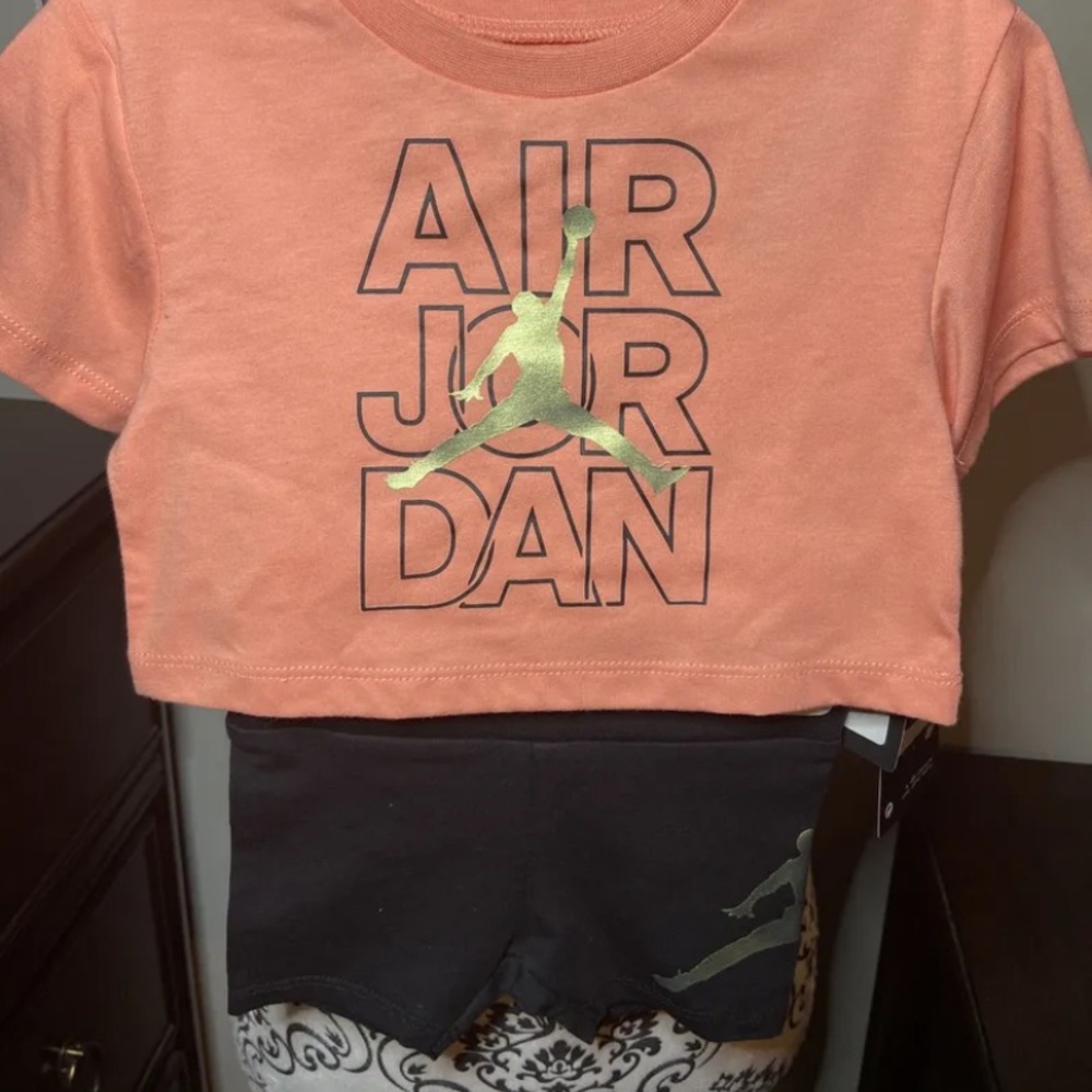 NWT Nike Air Jordan Girls Baby Toddler 2 PIECE Set Shirt & Biker shorts Outfit